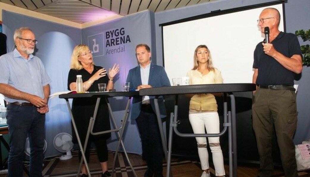 Deltagerne i panelet hadde ulikt syn på hvordan yrkesfagene kan styrkes. Det er fra venstre: Jørgen Leegaard, Trude Tinnlund, Halvard Hølleland, Anna Molberg og Asle Hermansen.