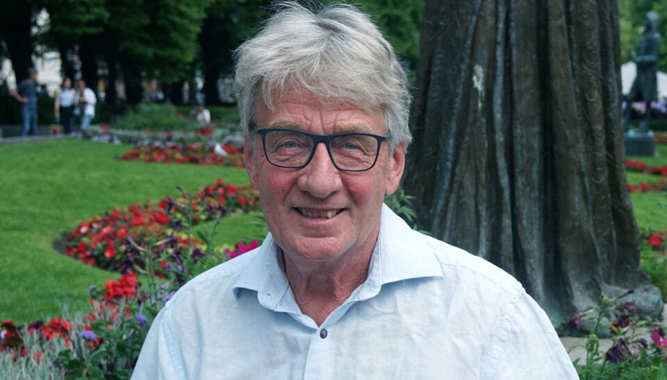 – Jeg følger med på bankkontoen min hver dag, sier Clemens Saers. Så langt har han ikke sett noe til utbetalingen fra sin arbeidsgiver.