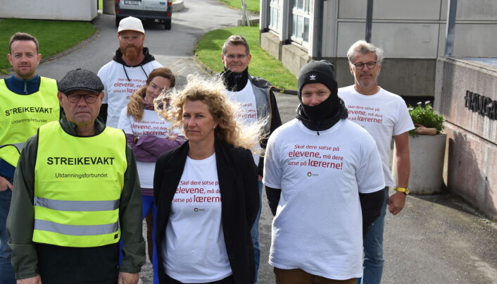 Klasserom er byttet ut med streikevakt ute. Klasserom er byttet ut med streikevakt ute.