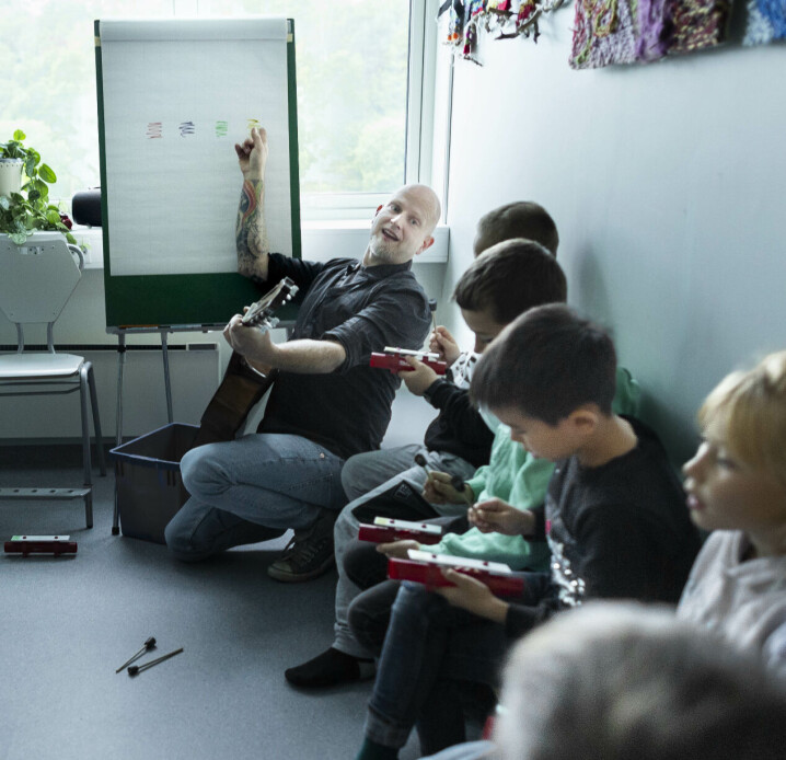 Tom har dysleksi, ADHD og Asperger - og er lærer:- Han er et viktig forbilde