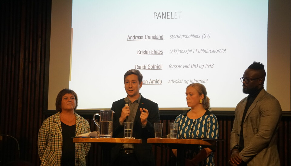 Kristin Elnæs, Andreas Unneland, Randi Solhjell og Awon Amidu diskuterte funnene i LDO-rapporten.