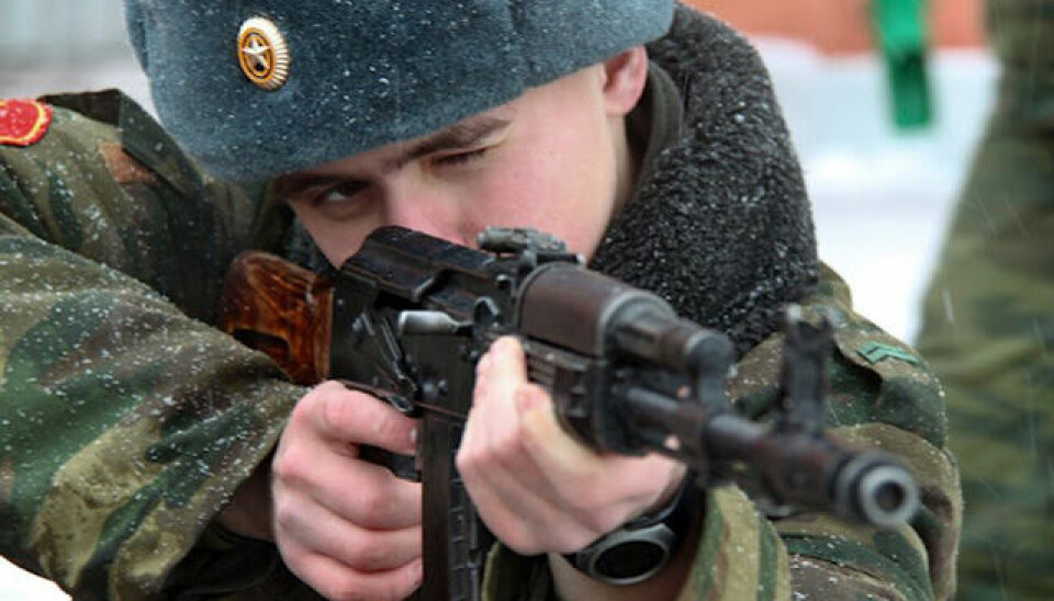Alle russiske skuleelevar skal frå og med neste skuleår lære å håndtere skytevåpen.