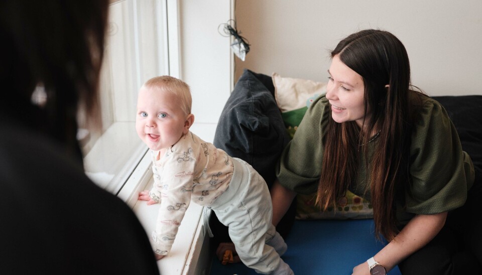 Mari Mandal er glad for at hun jobber i en barnehage der de ansatte har høy faglig kompetanse. Mari Mandal er glad for at hun jobber i en barnehage der de ansatte har høy faglig kompetanse.