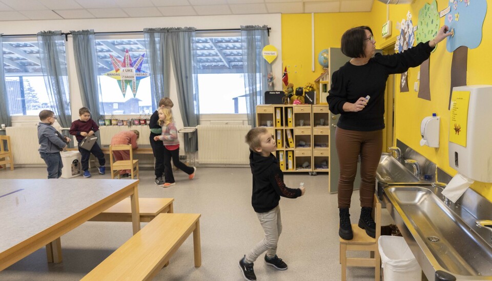 Fåvang skole har en skolebygning fra 50-tallet og kommunen har en begrenset økonomi til ombygging og innkjøp av utstyr. Med kreative løsninger og nytenkning har lærerne likevel skapt et klasserom tilpasset elevene og ikke omvendt. Fåvang skole har en skolebygning fra 50-tallet og kommunen har en begrenset økonomi til ombygging og innkjøp av utstyr. Med kreative løsninger og nytenkning har lærerne likevel skapt et klasserom tilpasset elevene og ikke omvendt.