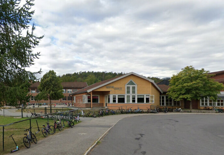 Truer med å holde barna hjemme fra skolen på grunn av muggsopp Hovin skole