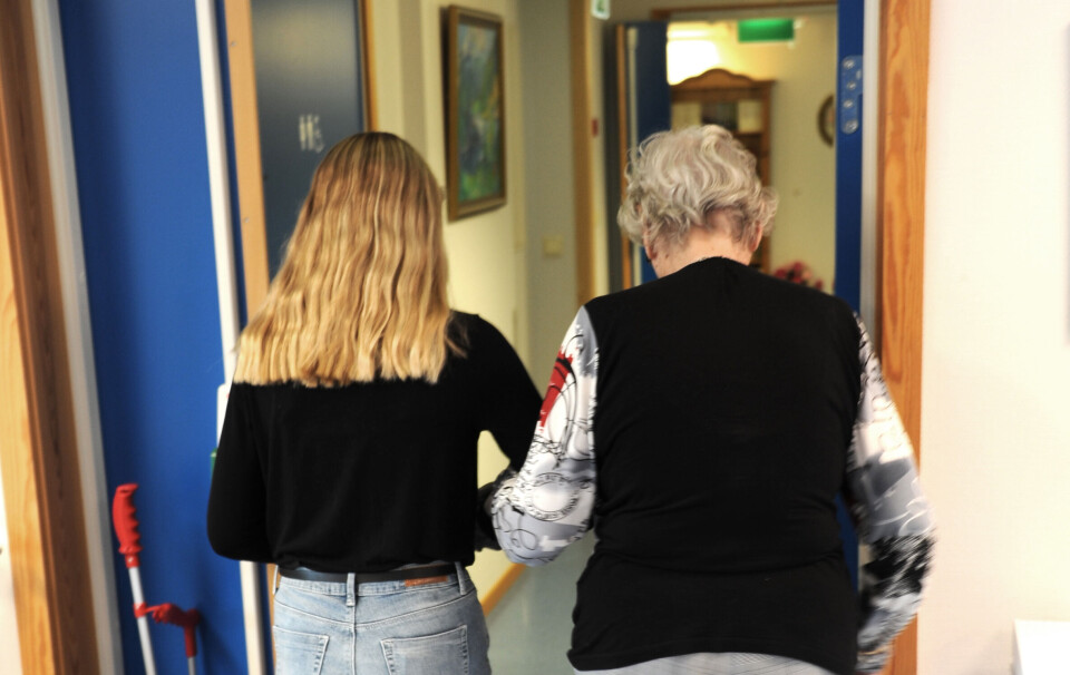 Mener eldrebølgen må gi skolekutt: – Kommunene må flytte ressurser fra oppvekst til pleie og omsorg
