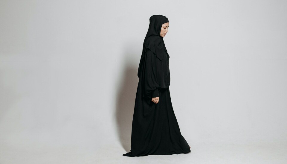 Franske myndigheter planlegger å forby det islamske klesplagget abaya på skoler i landet. Abaya