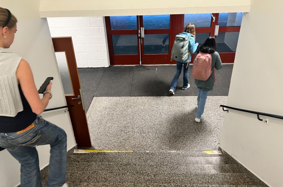 Gode hensikter kan ikke lede skolen ut av krisen Ungdomsskole
Korridor
Klasserom
Elev
åttende klasse
Niende klasse
tiende klasse
trapp