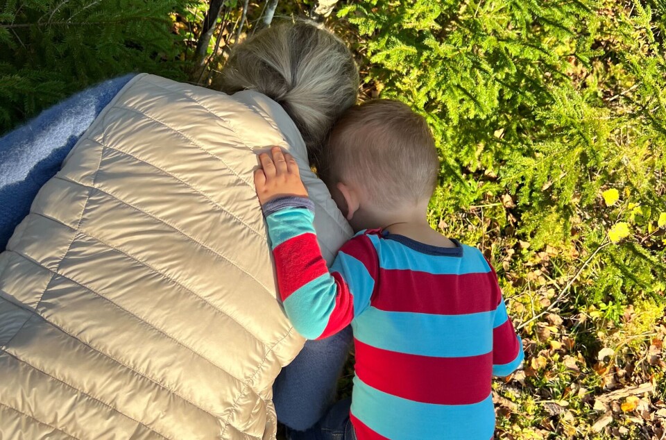 Foreldre
forelder
Mamma
Barn
Natur
Utforske
voksen