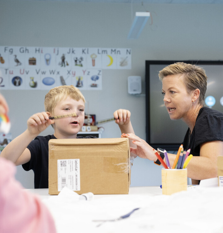 Her starter elevene hver skoledag med frilek