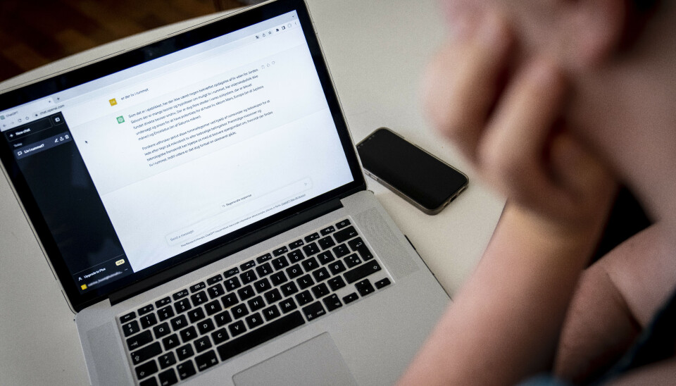 Professor: – De flinke studentene blir bedre med KI