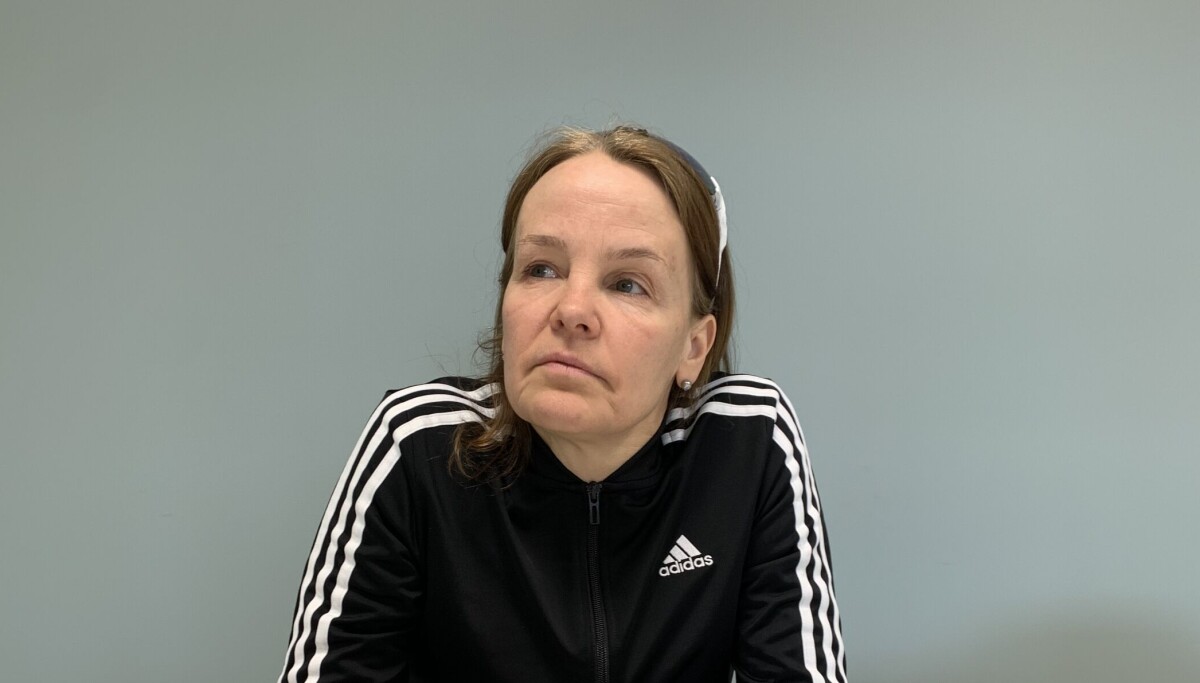 Lærer Lena har studert i over sju år og håper hun får betalt for det