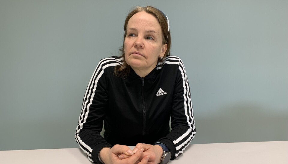 Lærer Lena har studert i over sju år og håper hun får betalt for det