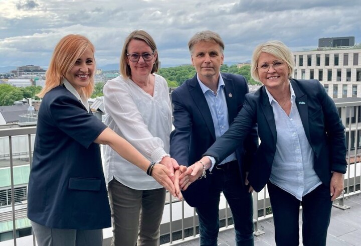 Partene i lønnsoppgjøret for private barnehager i PBL er enige i årets lønnsoppgjør. Fra venstre: Ann Mari Milo Lorentzen (Utdanningsforbundet), Anne Green Nilsen (Fagforbundet), Jørn-Tommy Schjelderup (PBL) og Marit Solheim (Delta