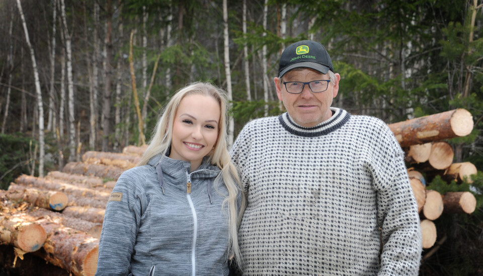 Datter Ida og pappa Jostein sammen på jobb.