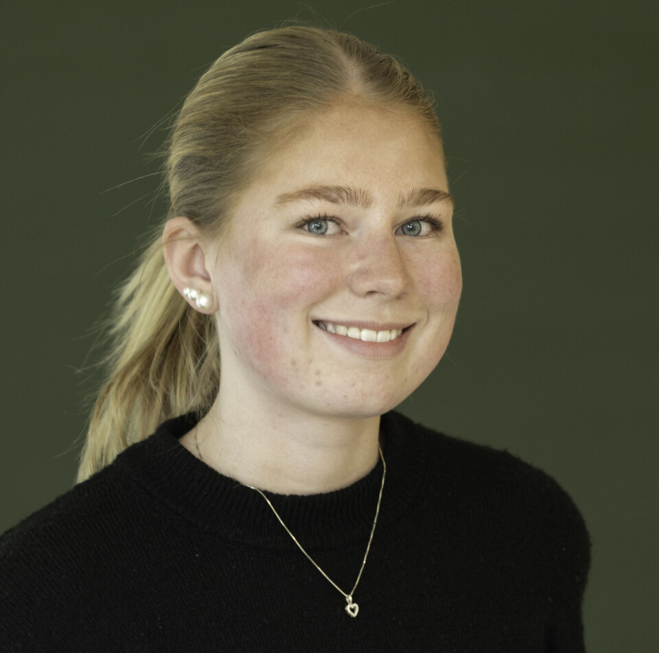Elise Marie Eikmo etter eksamen med 6'er-smilet.