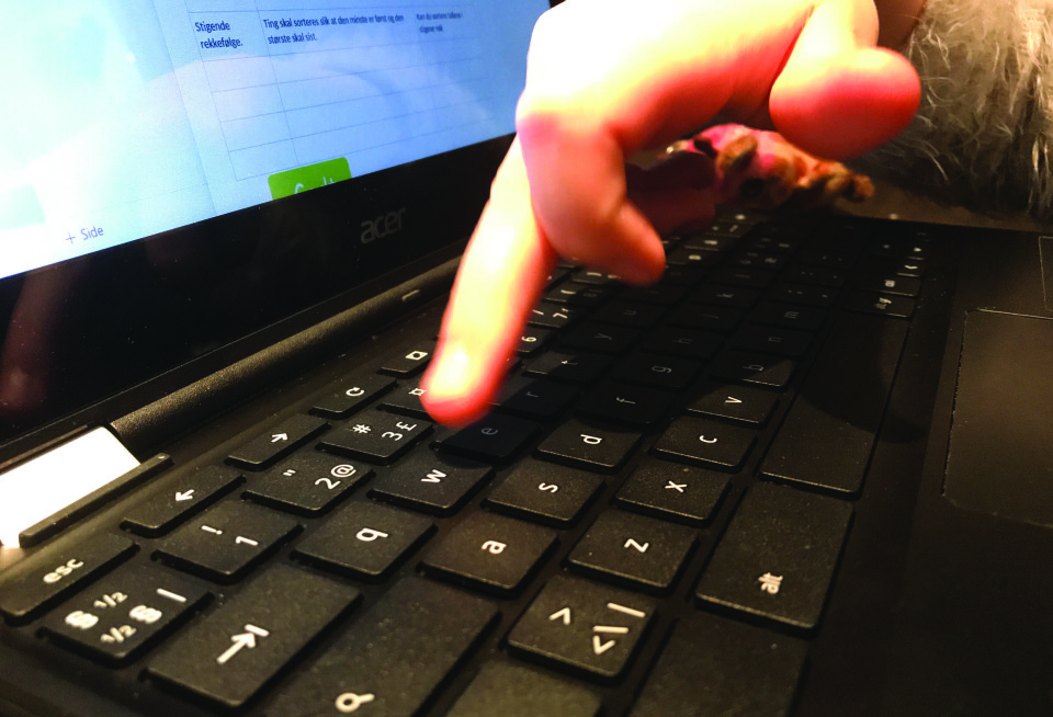 Elever og studenter gjør det dårligere når de løser oppgaver digitalt