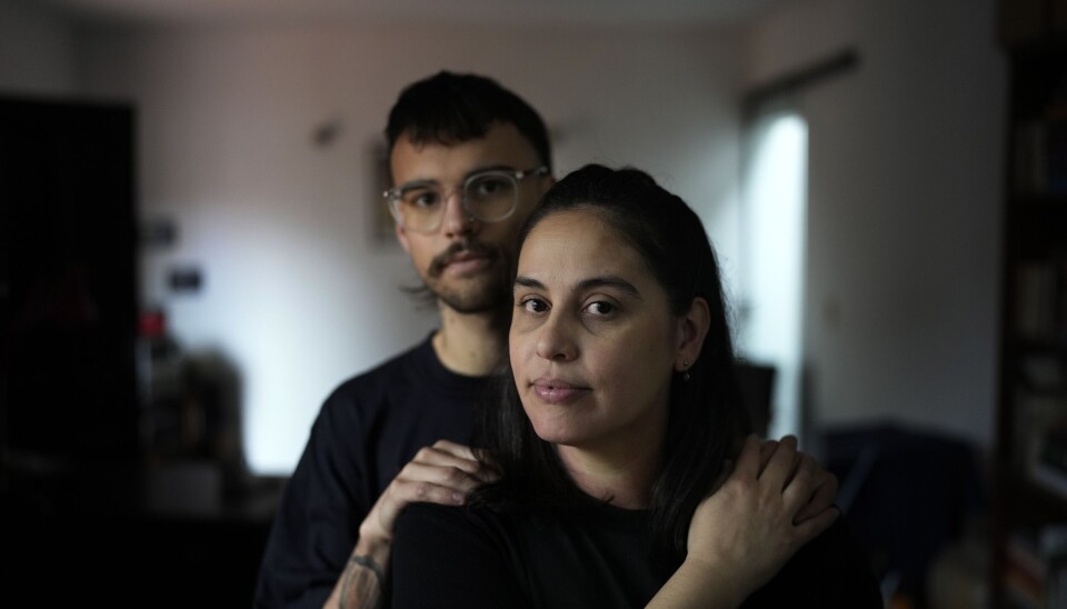 Diana Zalazar og sønnen Ato Martino hjemme i Asuncion i Paraguay. Zalazar var 14 år gammel da hun fikk ham og kjemper nå for bedre seksualundervisning i landets skoler.