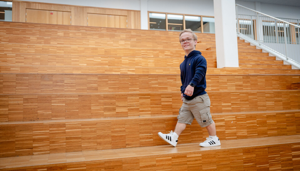 Herman is short-statured. He believes his height can be an advantage as a teacher. Lærerstudent Herman Falang