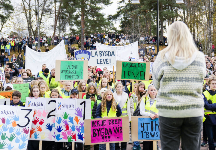 Utdanningsforbundet Innlandet holdt en politisk demonstrasjonsstreik i forbindelse med skolenedleggelsene.