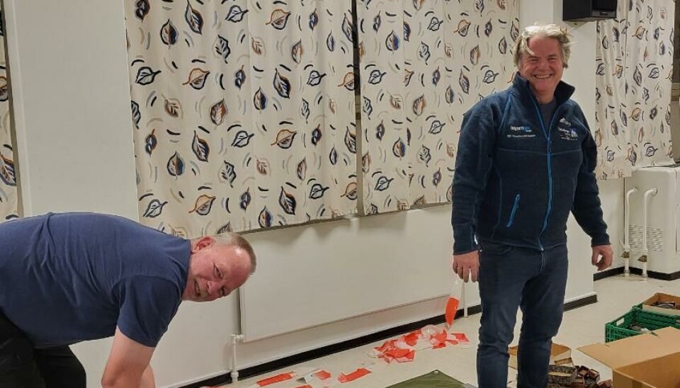 Naturhistorisk museum har overtatt funnet. Jørn Hurum til høyre.
