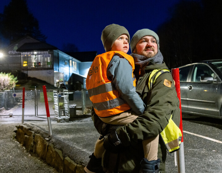 Simen Søvik med sønnen Didrik.