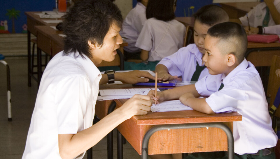 Jobber for å bringe thailandske barn tilbake i skolen