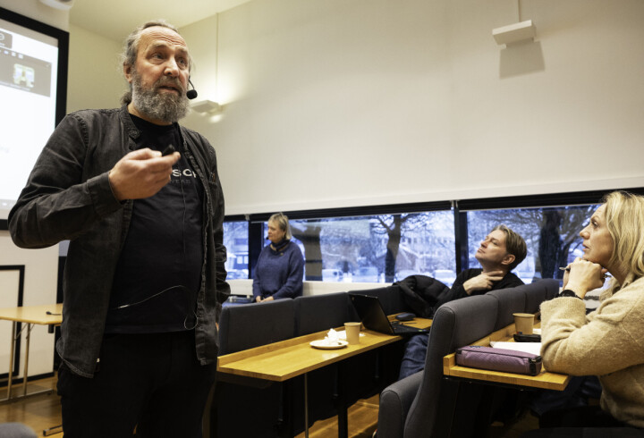Spesialkonsulent Kyrre Romuld snakket om innføring av YFF i salg, service og reiseliv.