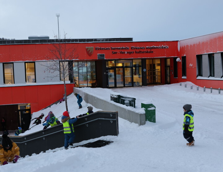 Krigen i Ukraina skaper spenninger i Kirkenes – slik sørger lærerne for en trygg skole