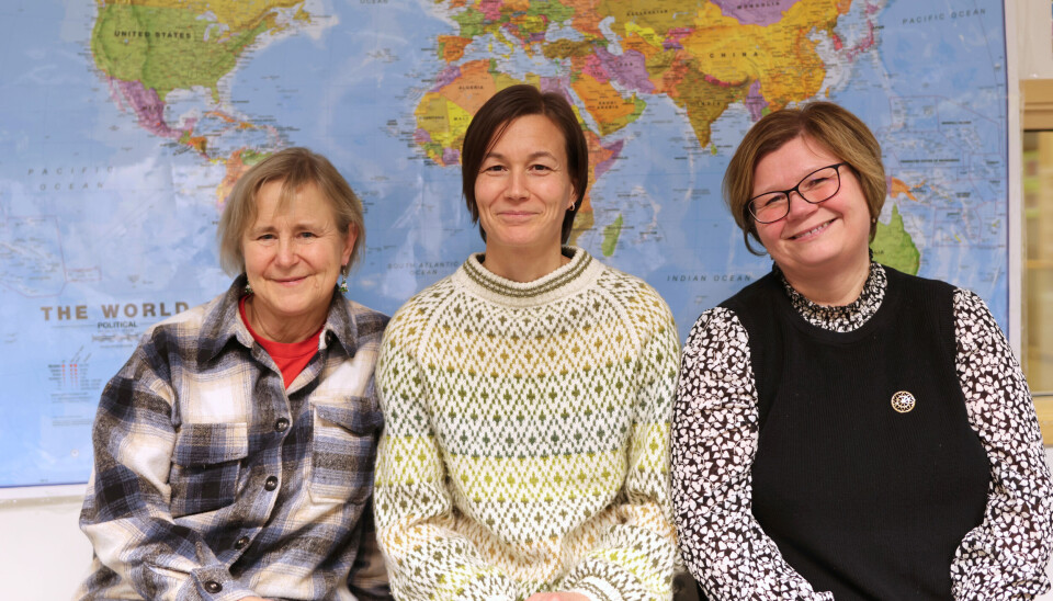 Silja Arvola, Kristin Nilsen og Rita Eliassen ved Kirkenes skole.