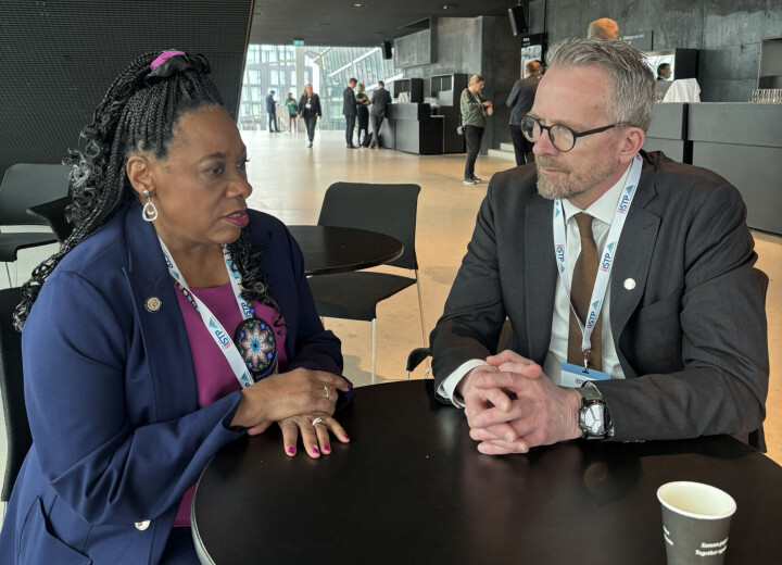 Becky Pringle, leder for USAs største lærerorganisasjon NEA med Utdanningsforbundets leder Geir Røsvoll.