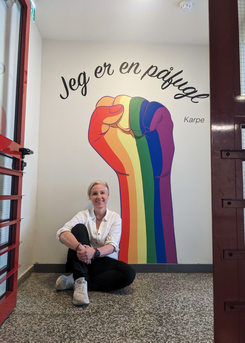 Det tok 24 år før Bente våga å uttrykke kven ho er. Ho er redd det er på veg til å bli like tøft for dagens unge.