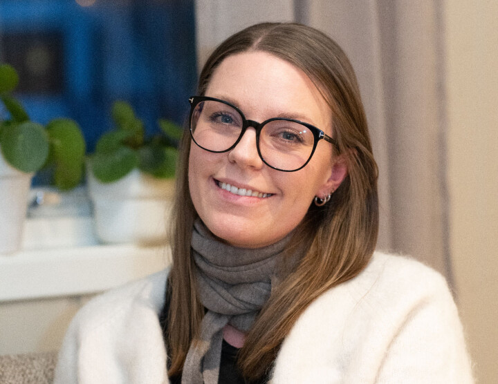 Tobarnsmamma Iselin Rasmussen deltar på temakvelden for foreldre i Hvitveisen barnehage.