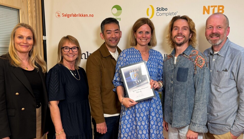 Fagpresseprisen 2025: Markedssjef Linda Mathea Sjødal (t.v.), markedskonsulent Hilde Flesvig Aalborg, fotograf Khoa Dang Do, redaktør Line Fredheim Storvik og designer Erlend Lans Pedersen og kreativ leder Øyvind Kristiansen i Mediamania.