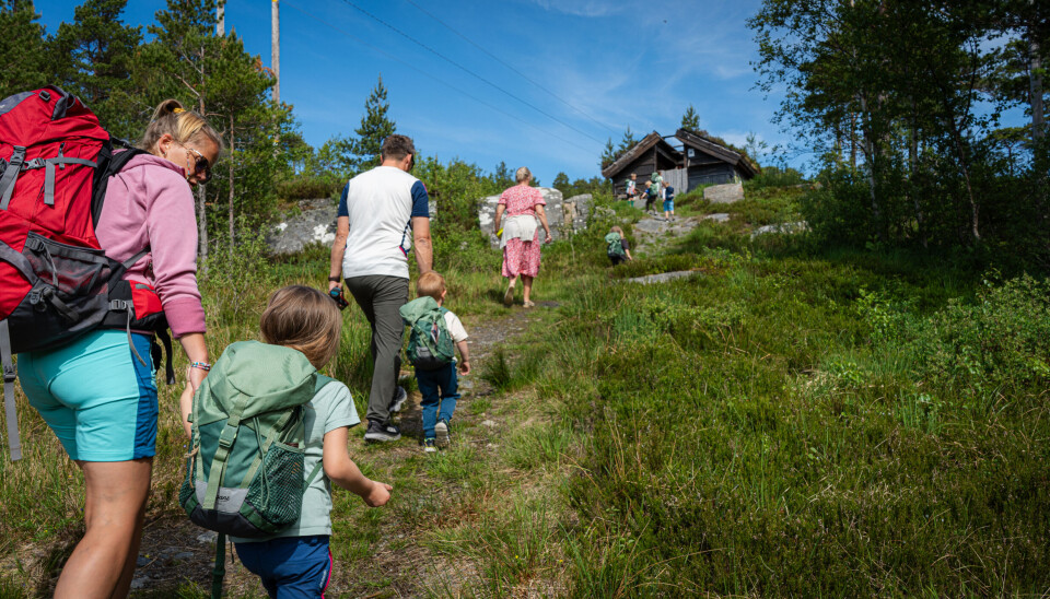 Som en del av grønt flagg-ordningen har barnehagen laget en egen gapahuk som de ofte går tur til.