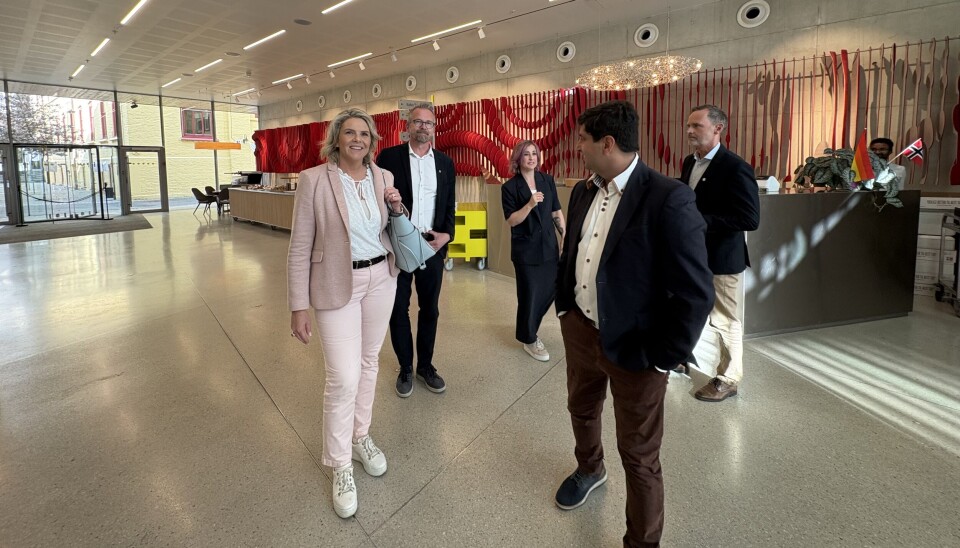 Sylvi Listhaug på vei inn til duell i Lærernes hus