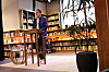 Jonas Bakken presenterer forslag til innholdslister på Grünerløkka bibliotek